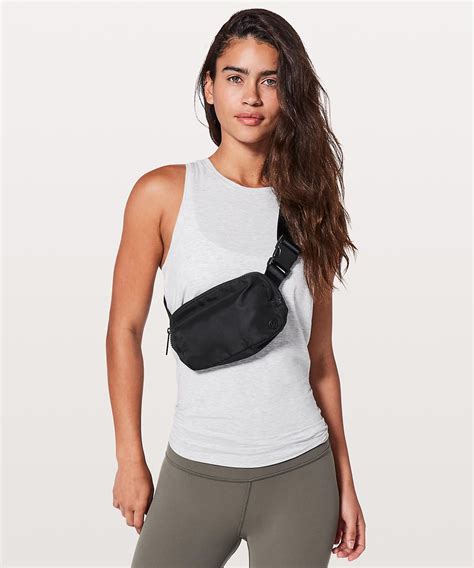 lululemon waist pouch